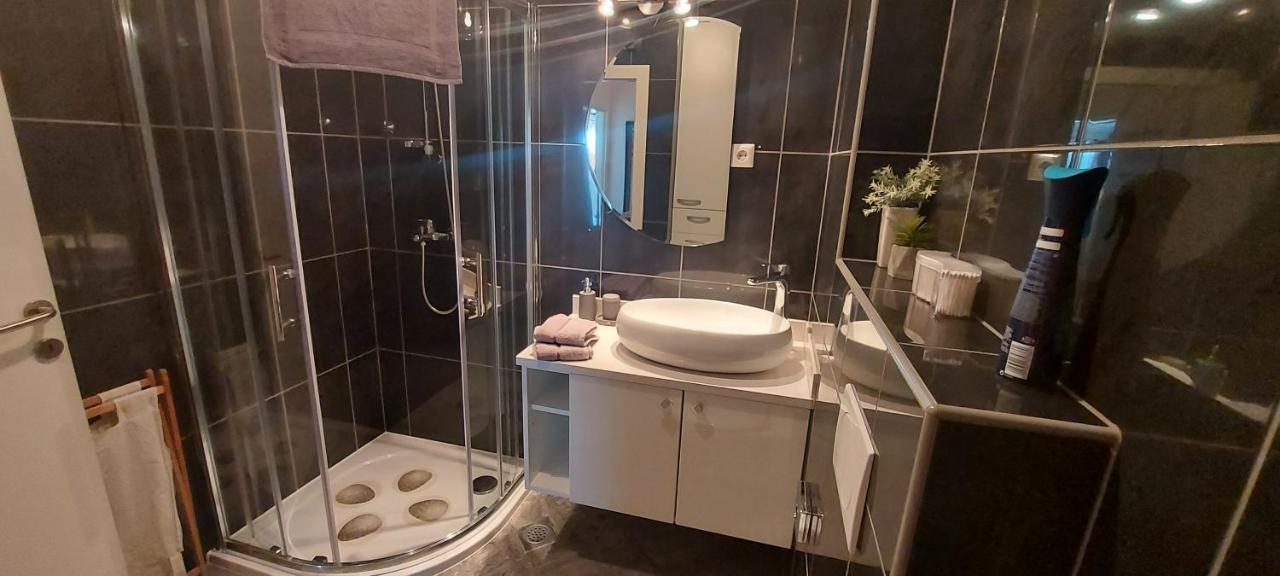 Apartment Tin Kastela Luaran gambar