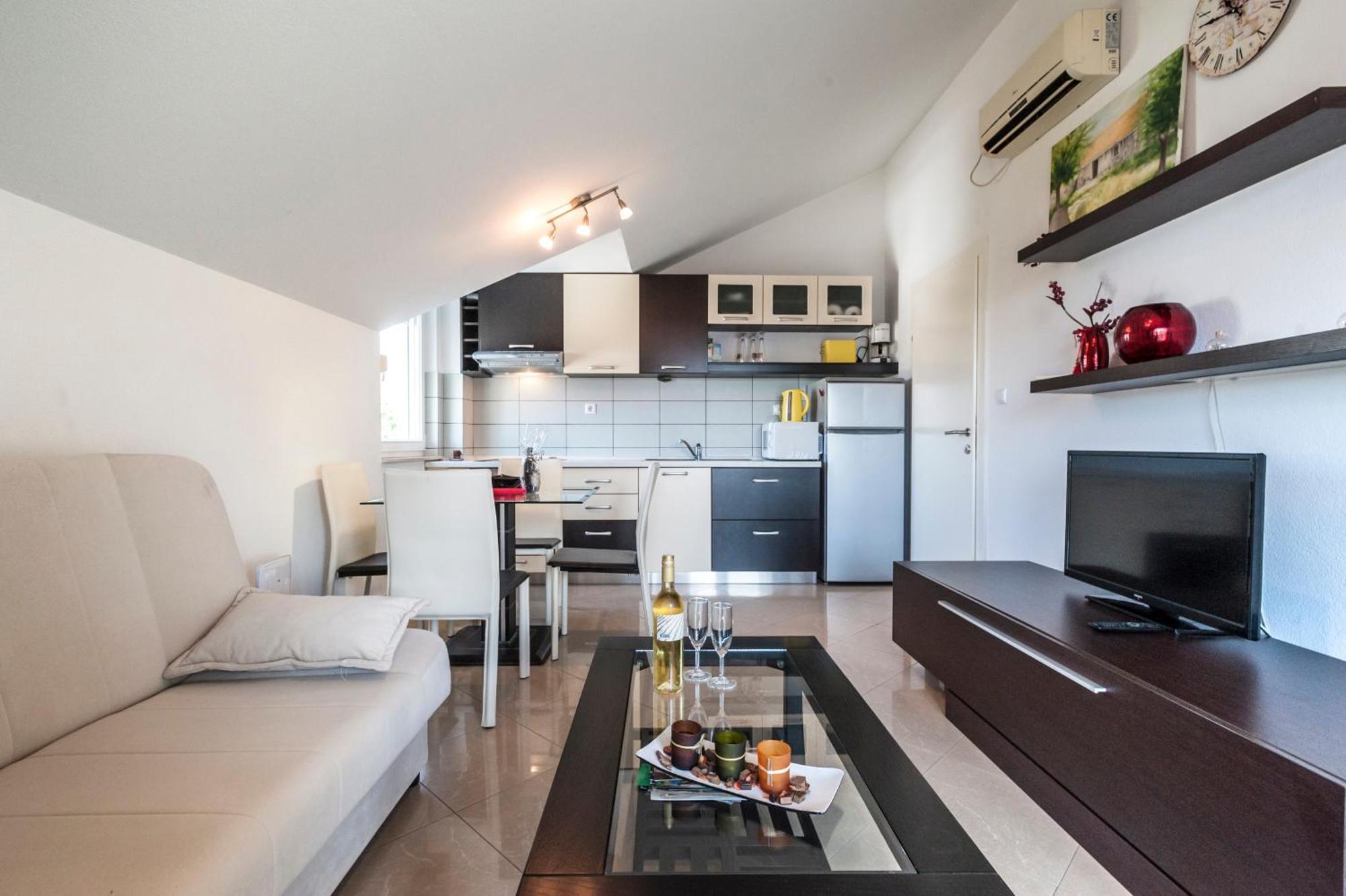 Apartment Tin Kastela Luaran gambar